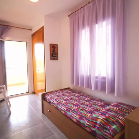 Holiday home Bellamar A - 10 Personas En Primera Linea De Mar En Llanca. - Es-228-11