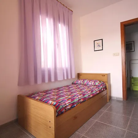 Holiday home Bellamar A - 10 Personas En Primera Linea De Mar En Llanca. - Es-228-11 Llanca