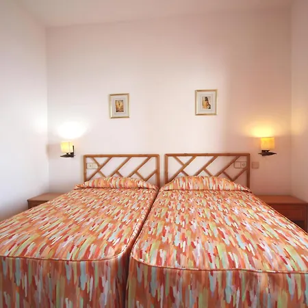 Holiday home Bellamar A - 10 Personas En Primera Linea De Mar En Llanca. - Es-228-11 Llanca